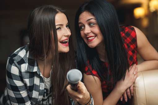 The 8 Best Karaoke Bars in South Carolina!